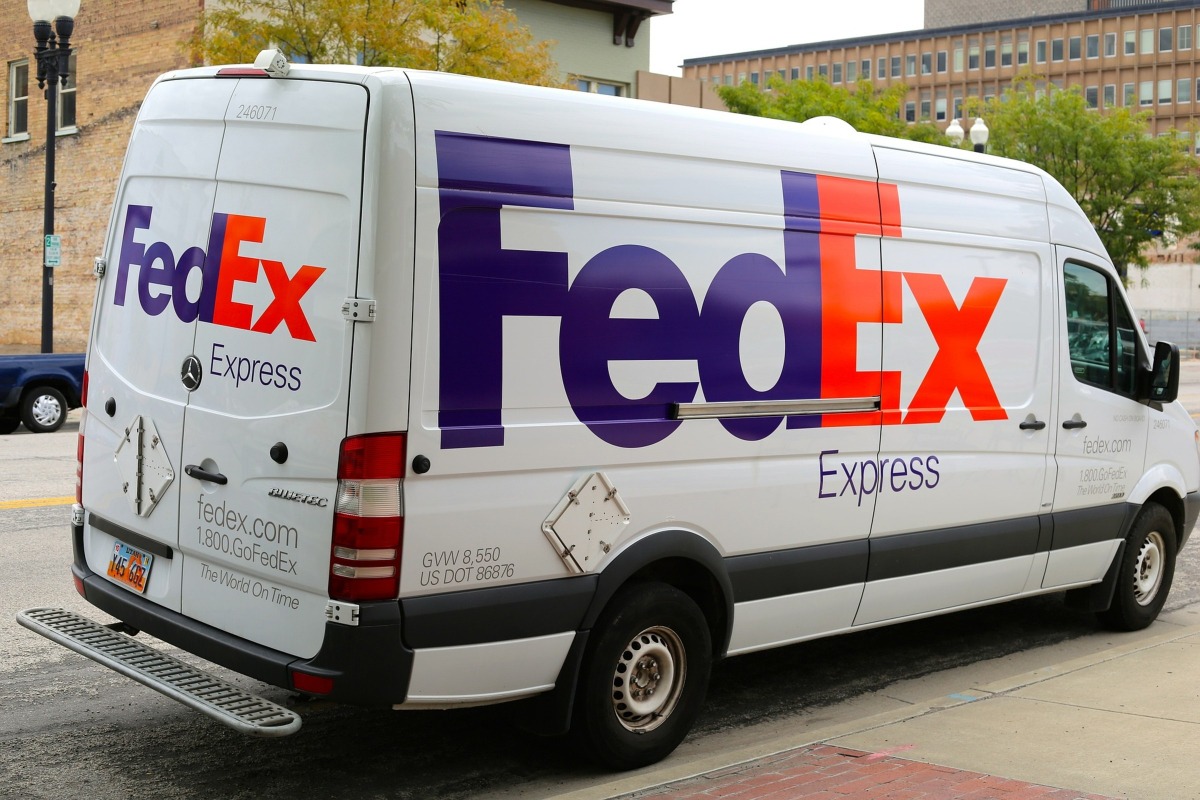 FedEx Stock Is Down By 3 As Company Plans To Aquire Stake In Hermes